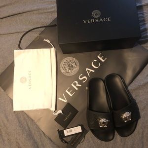 100% AUTHENTIC S/S 2018 Versace slides 38
